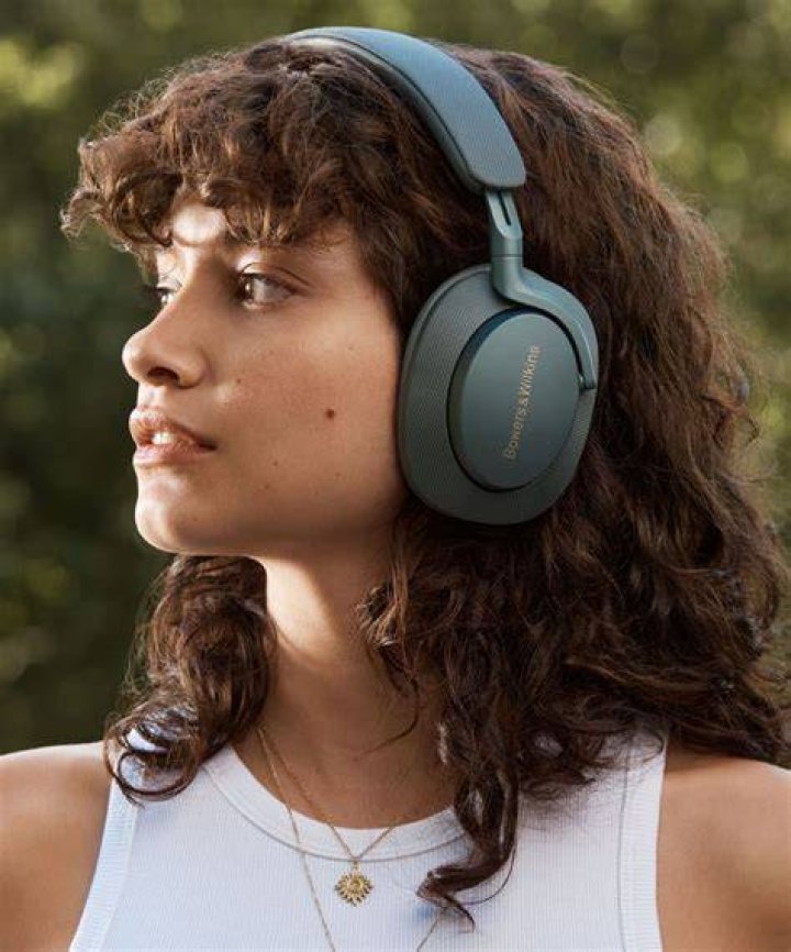 Bowers & Wilkins PX7 