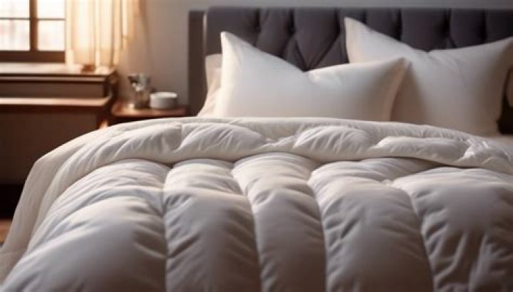 Can a queen comforter fit a king bed?