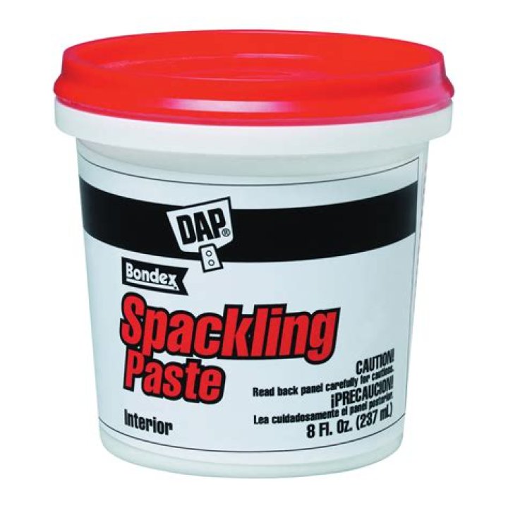 Can I add water to spackling paste?