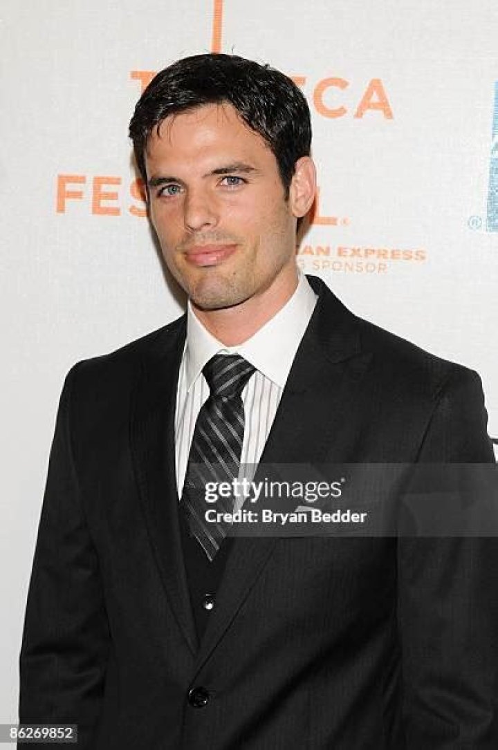 Chris Santos (Actor)