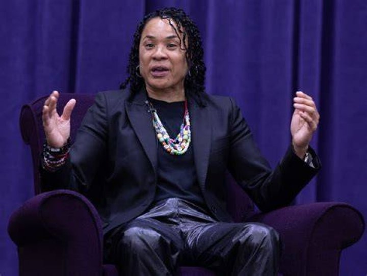 Dawn Staley Bio (Wiki) 