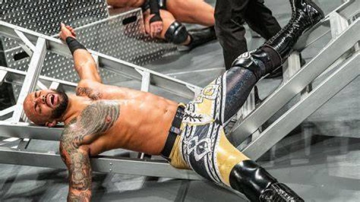Has Sin Cara retired?