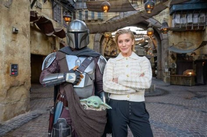 Is Katee Sackhoff lesbian?