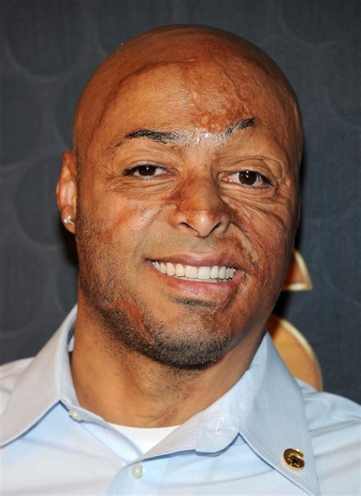 J. R. Martinez photo