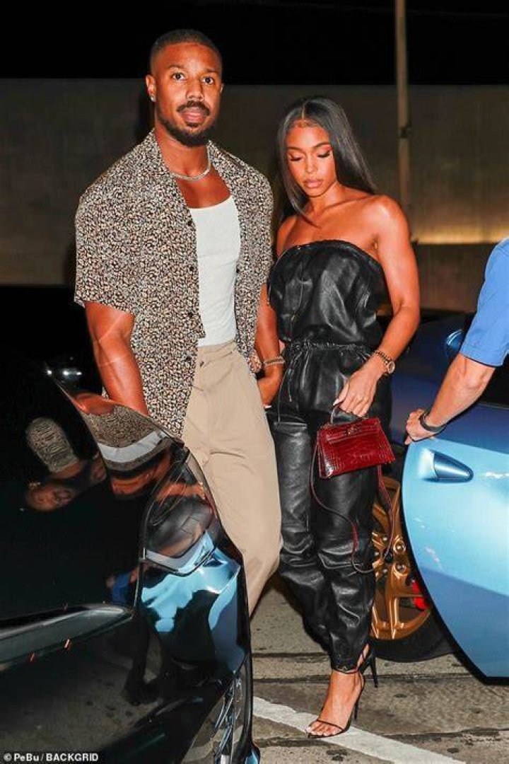 Michael B. Jordan is on the market, joining dating app Raya after splitting from Lori Harvey Michael B. Jordan joined dating app Raya after splitting from Lori Harvey