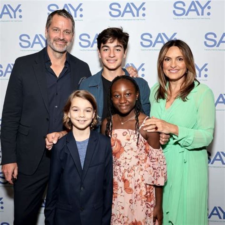 Peter Hermann - Age, Family, Bio