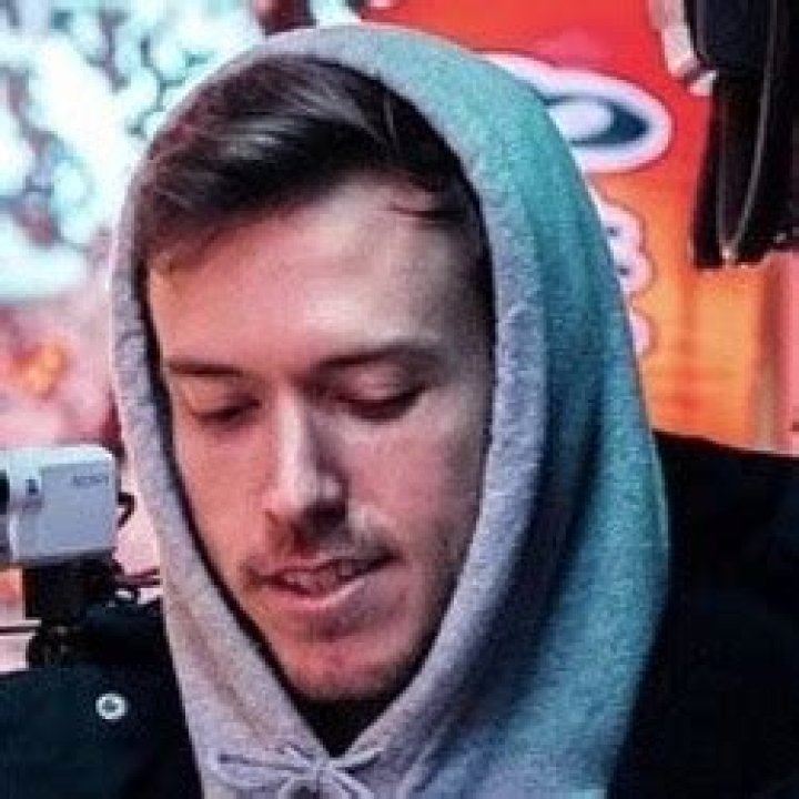 Rob Dee - Trivia, Family, Bio