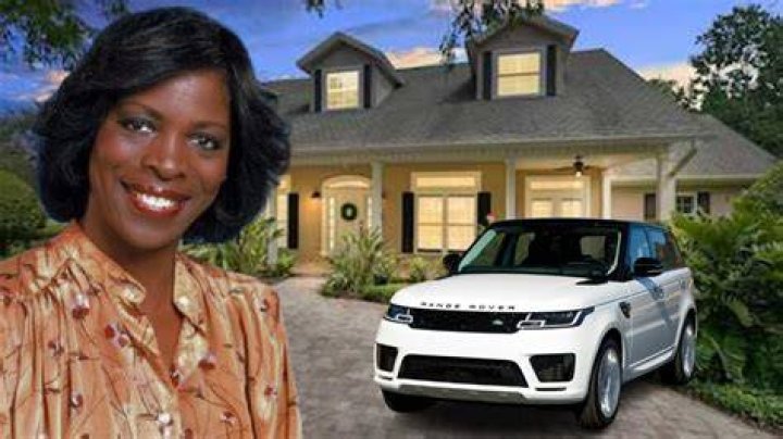 Roxie Washington Net Worth