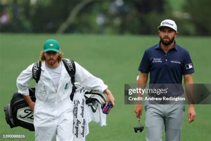 Scott McKean, Cameron's former caddie, served as best man at his wedding.