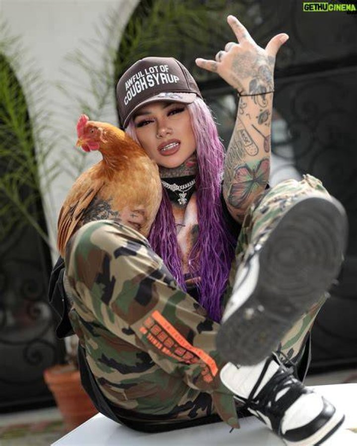 Snow Tha Product Pets