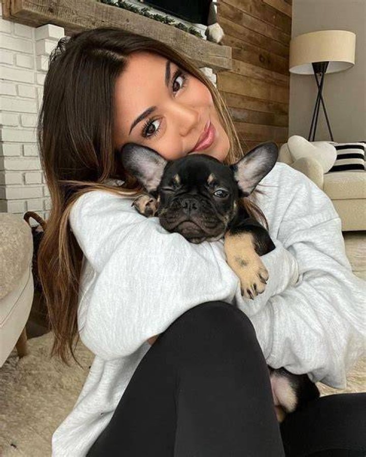Steph Thomas - Age, Family, Bio