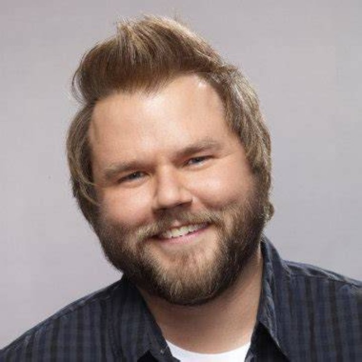 Tyler Labine Bio (Wiki) 